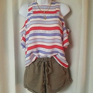 🌻Express Cold Shoulder Top XS🌻